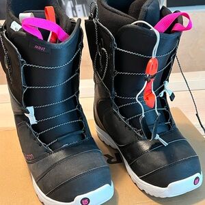 Burton Mint Snowboard Boots Women's 7.5 Black and Pink TrueFit